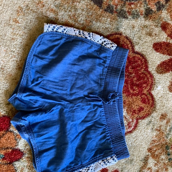 Girls shorts - Picture 3 of 3